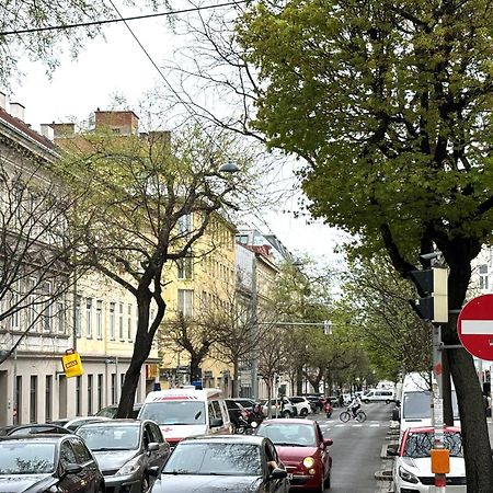 Traumhafte Wohnung Fuer 3, Grosszuegig, Walk In Dusche Wien Exterior foto